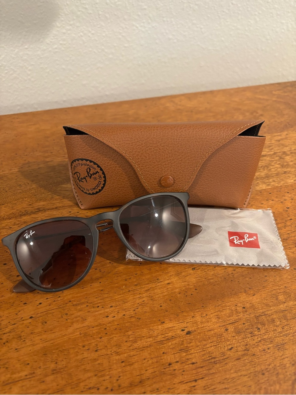 Ray-Ban Erika RB4171 865/13 Sunglasses Havana Tortoise/Brown Gradient w/ case